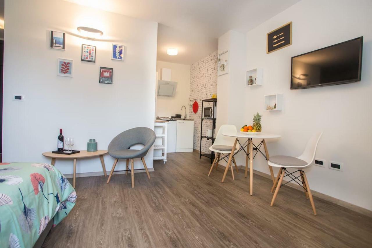 Caprice Studio Apartment Porec Luaran gambar